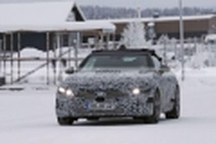 El nuevo Mercedes CLE Cabrio 2023 reaparece en las heladas pruebas de invierno 