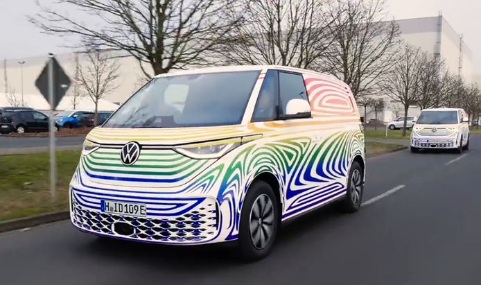 Última prueba de los prototipos del nuevo Volkswagen ID. Buzz con rumbo a Barcelona