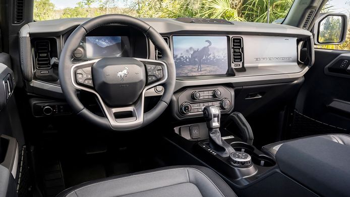 Ford Bronco Everglades - interior
