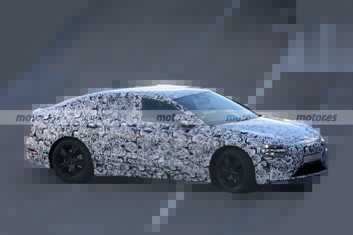 Primeras fotos espía del Audi A6 e-tron 2024, segunda berlina eléctrica de los cuatro aros