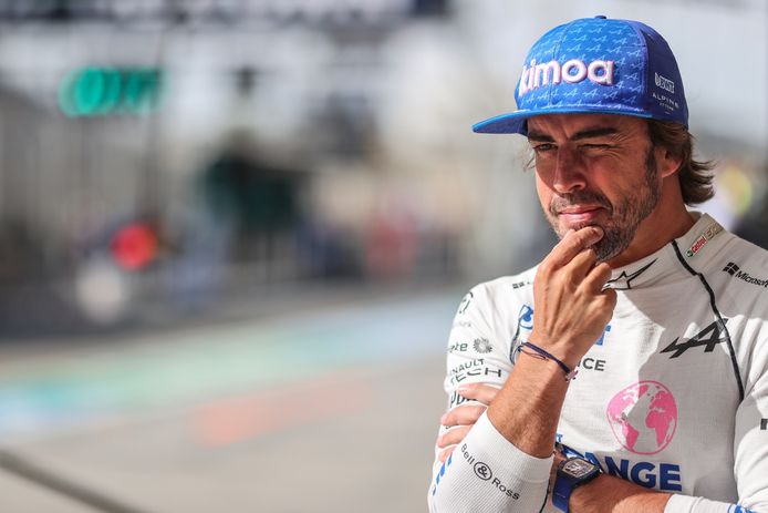 Alonso vuelve a subirse a un Renault en un circuito