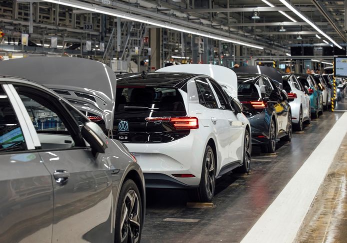 Volkswagen dismisses its CEO, Herbert Diess, on September 1 he leaves