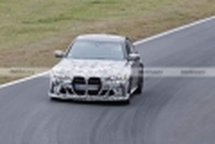 El nuevo BMW M3 CS 2023, cazado en fotos espía durante unas pruebas en Nürburgring