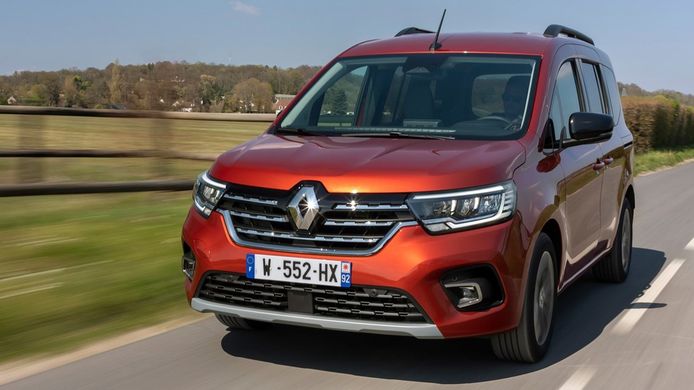 Renault Kangoo Combi 2022, la gama se amplía con versiones asequibles y automáticas
