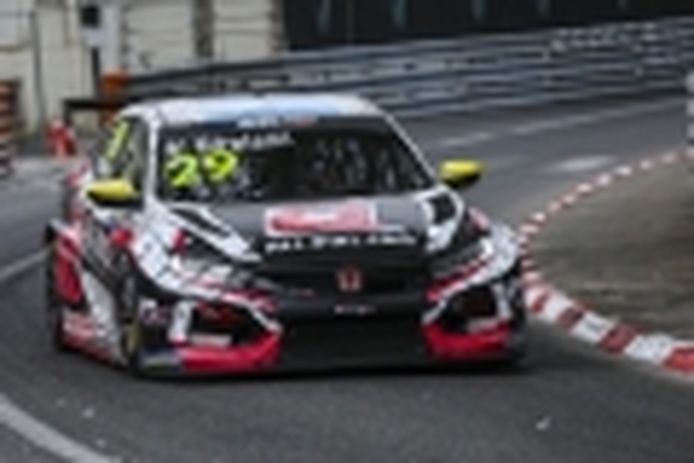 Néstor Girolami leads two Honda and Münnich Motorsport positions in Pau