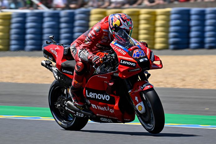 Pecco Bagnaia vuela en Le Mans y logra la pole del GP de Francia de MotoGP