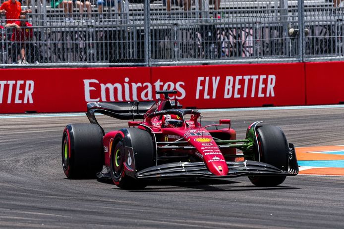 Charles Leclerc se lleva la pole de Miami sobre Carlos Sainz