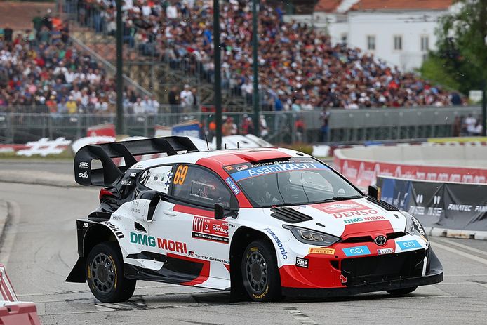 Thierry Neuville es el primer líder del Rally de Portugal en Coimbra