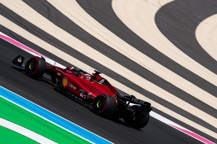 Leclerc se lleva la pole de Paul Ricard con la ayuda perfecta de Sainz