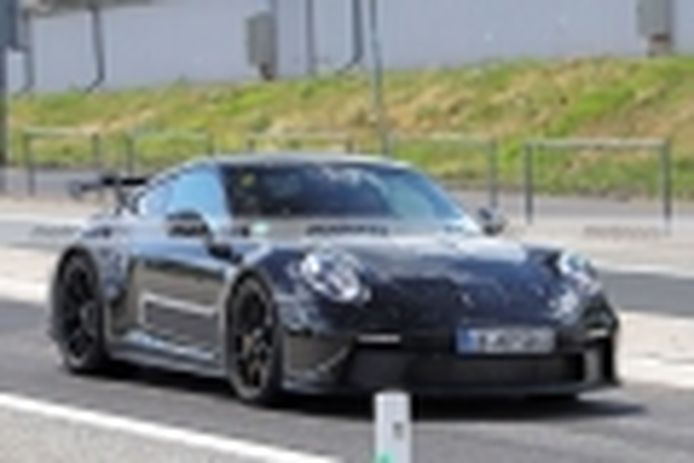 The Porsche 911 GT3 Facelift poses closer in these new test photos