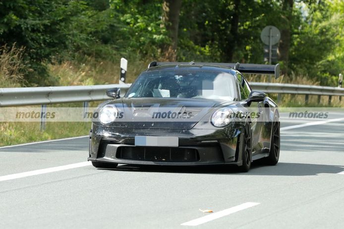 Nuevas fotos espía desvelan la brutal imagen del Porsche 911 GT3 RS