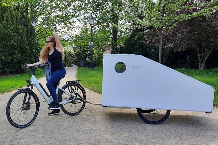 Esta caravana para bicicletas es espectacular y tiene de todo