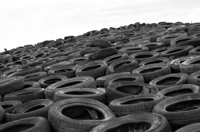 Hormigón de caucho de neumáticos reciclados: más barato, ecológico y ligero