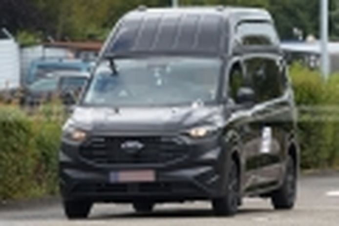 No camouflage!  The new Ford Transit Custom 2023 is fully exposed
