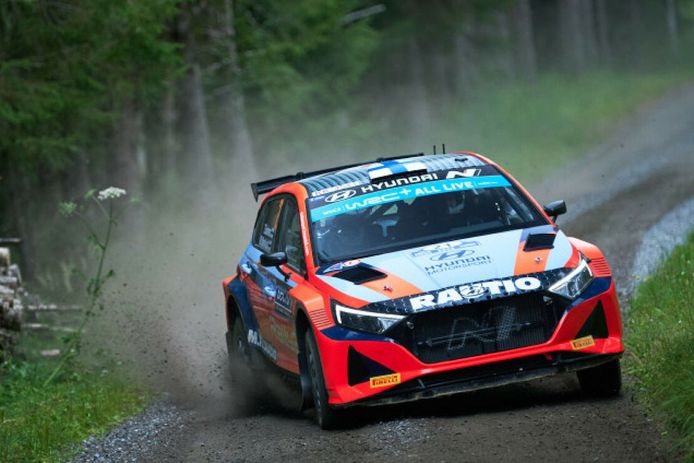 Teemu Suninen pierde el triunfo de la categoría WRC2 del Rally de Finlandia