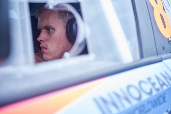 Ott Tänak lidera el Rally de Nueva Zelanda y mete a Toyota en un lío