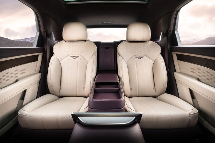 Bentley Bentayga EWB - interior