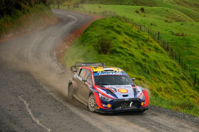Kalle Rovanperä da la vuelta al Rally de Nueva Zelanda y se acerca al título