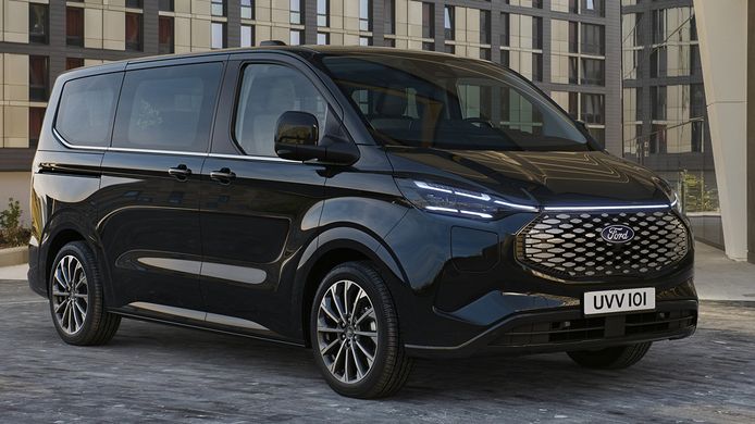 Desvelado el nuevo Ford E-Tourneo Custom, una furgoneta eléctrica con hasta 370 km de autonomía