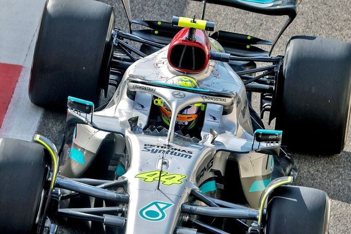 Hamilton, el más rápido en el adelantado test de jóvenes pilotos