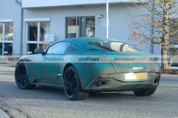 Fotos espía Aston Martin DB12 2024
