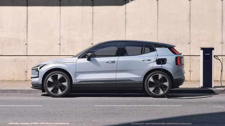 Volvo EX30 - lateral