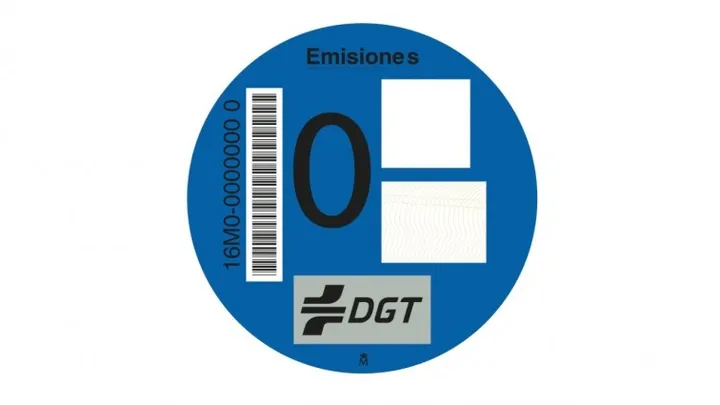 Qué es la pegatina de la DGT o etiqueta DGT?