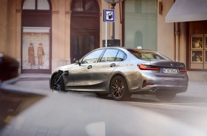  El nuevo BMW  0e iPerformance híbrido ya tiene precio en España