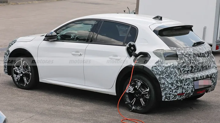 Adelanto del Peugeot 208 Restyling 2023, las novedades del utilitario para  ser líder