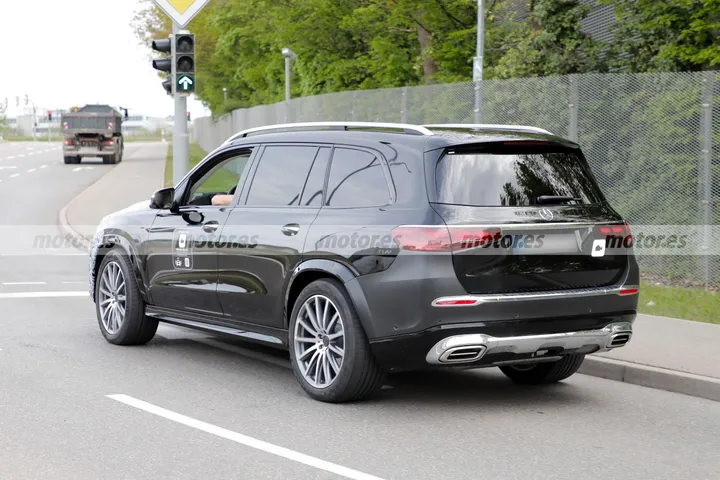 Fotos espía Mercedes-Maybach GLS Restyling 2026