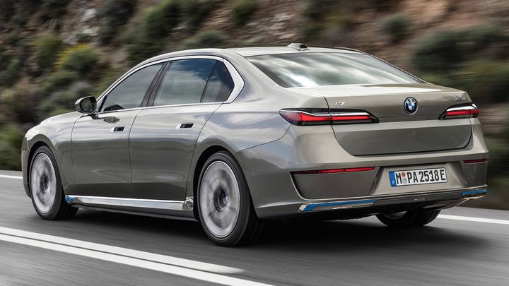 El nuevo BMW i7 ya tiene precios en España, ¿cuánto vale la lujosa berlina  100% eléctrica?