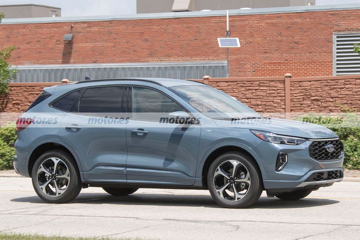 ford-kuga-st-line-facelift-2023-fotos-espia-202288686-1658859964_3.jpg