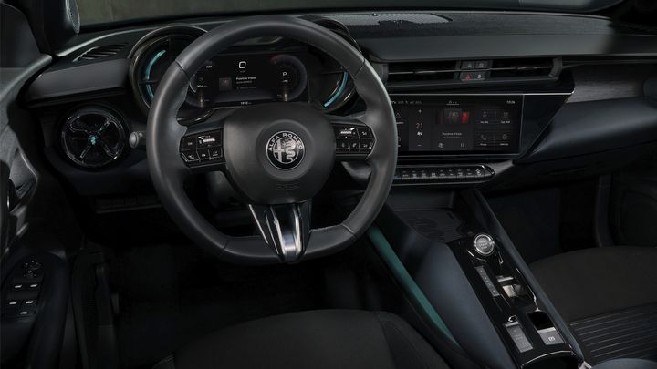 Interior Alfa Romeo Junior Ibrida Q4