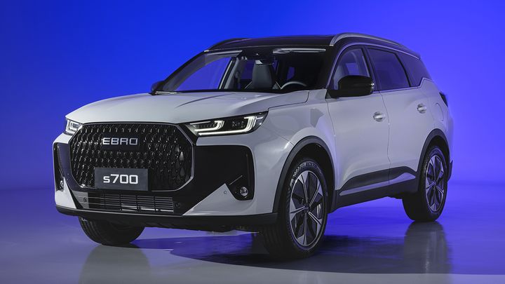 EBRO S700, el nuevo modelo que marca el regreso de la marca a España.