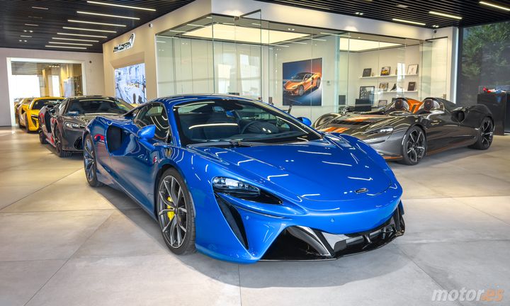 Interior del McLaren Artura