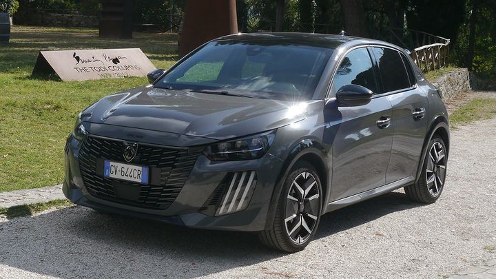 Peugeot 208 Hybrid