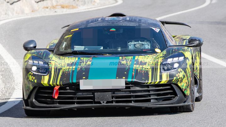 Aston Martin Valhalla AMR - foto espía frontal