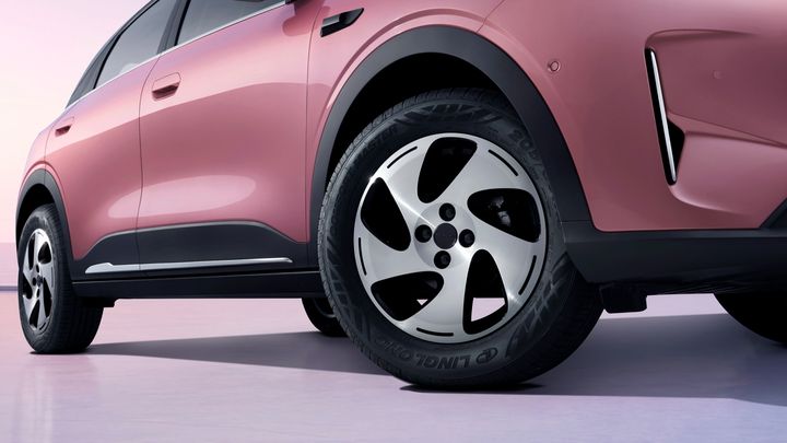 Geely E2