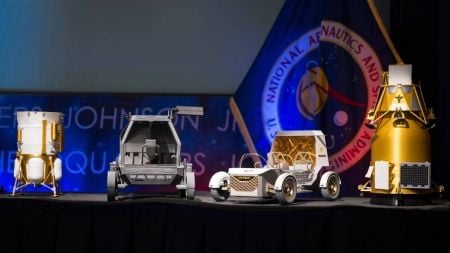 La NASA vuelve a la Luna con coches tripulados y Elon Musk aparece como pieza clave del plan