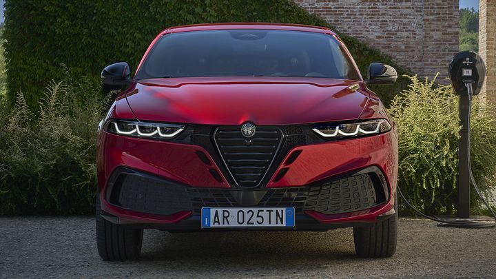 Alfa Romeo Tonale Ibrida Plug-in - frontal