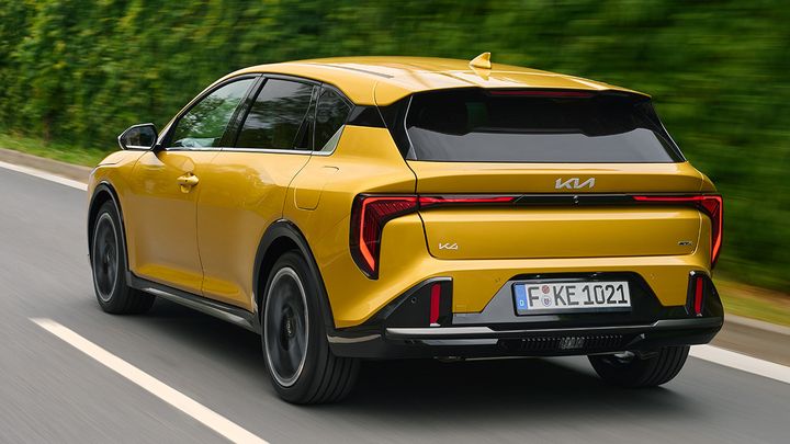 KIA K4 - posterior