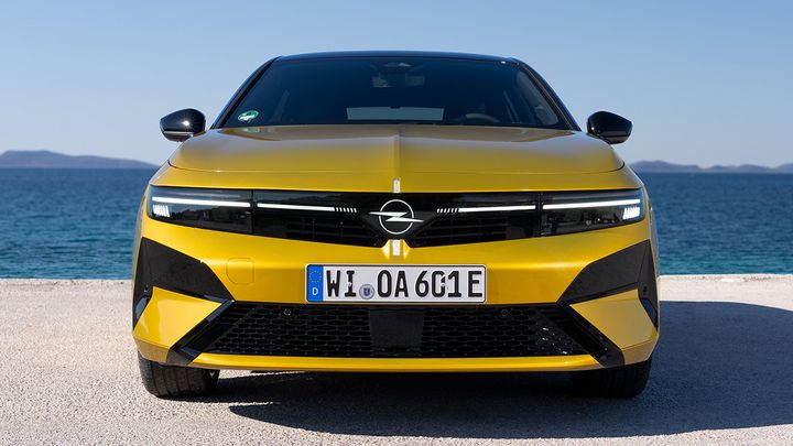 Opel Astra - frontal