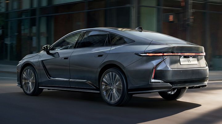 Lexus ES 2026 - posterior