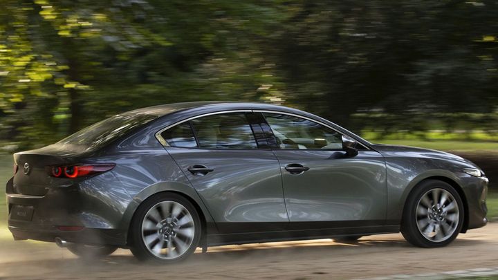 Mazda3 Sedán