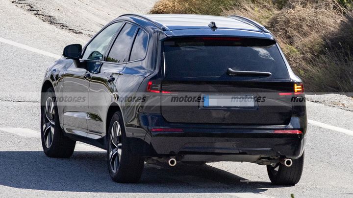 Volvo XC60 2027 - foto espía posterior