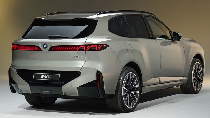BMW iX5 2027