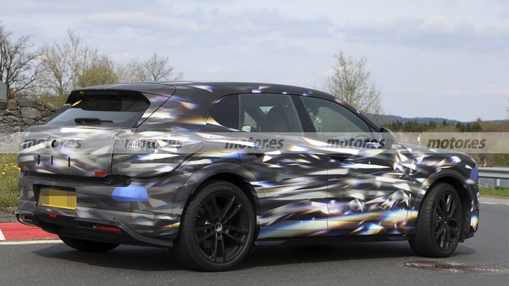 Fotos espía Bentley Barnato 2027 en Nürburgring