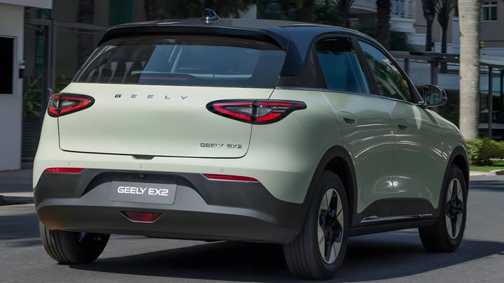 Geely E2