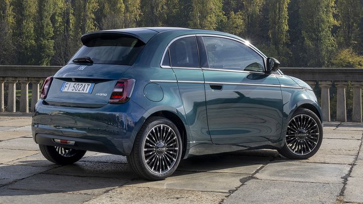 FIAT 300 3+1 Hybrid - posterior