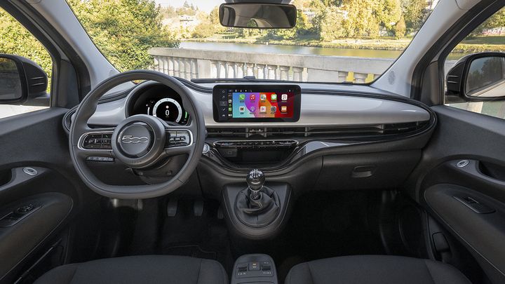 FIAT 500 3+1 Hybrid - interior